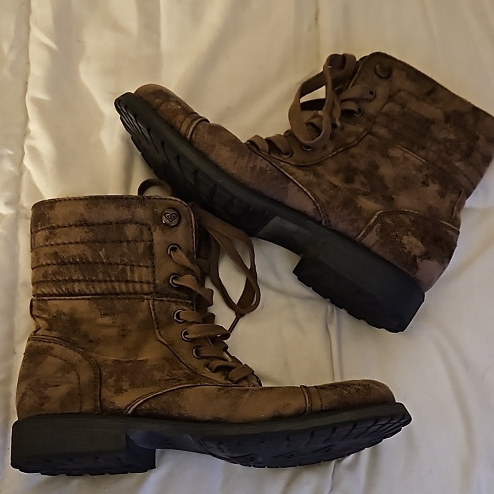 Roxy Brown Suede Ankle Boots Size 8.5